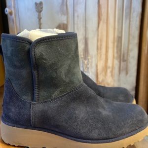 Uggs suede half boots like new ! Size 6.5
